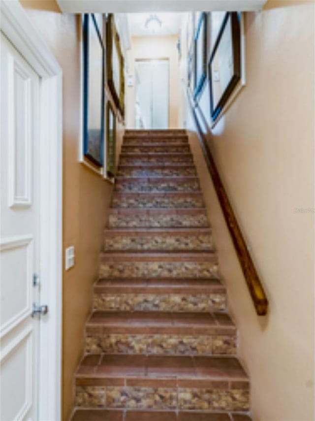 1710 Lighthouse Ter S Unit 1, South Pasadena, FL 33707 - view of staircase