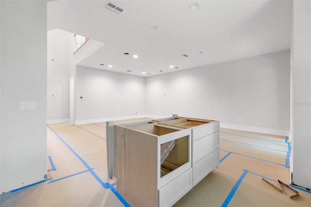 kitchen featuring a kitchen island