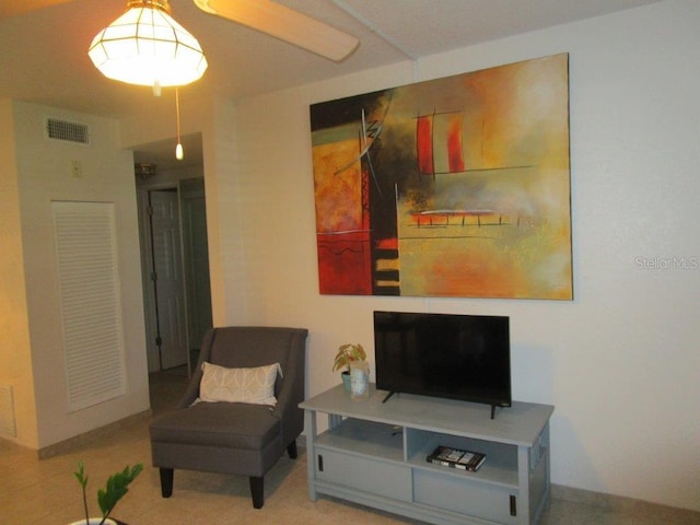 6000 20th St N Unit 114, Saint Petersburg, FL 33714 - living area featuring baseboards