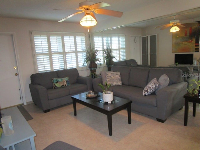 6000 20th St N Unit 114, Saint Petersburg, FL 33714 - living room with a ceiling fan