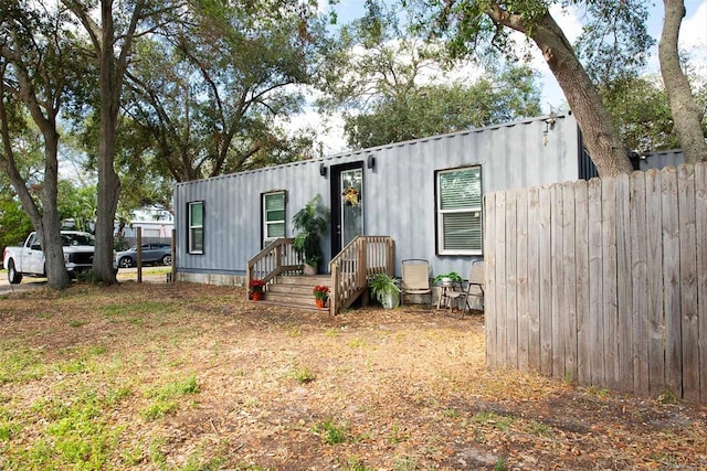 view of front of property