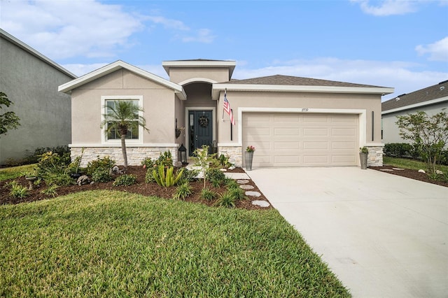 view of front facade featuring a garage and a front yard