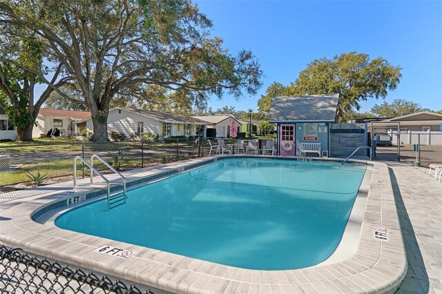 view of swimming pool