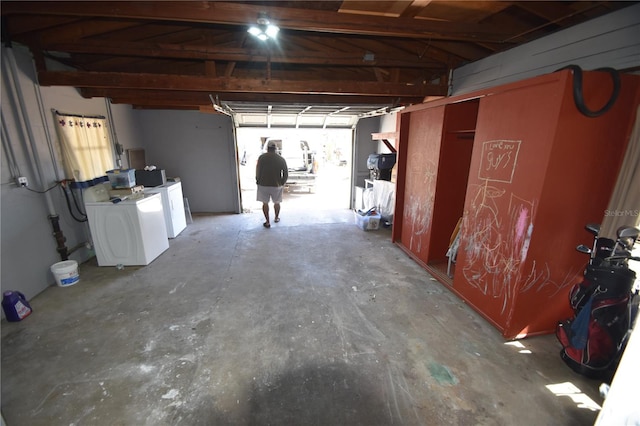 basement with washer and dryer