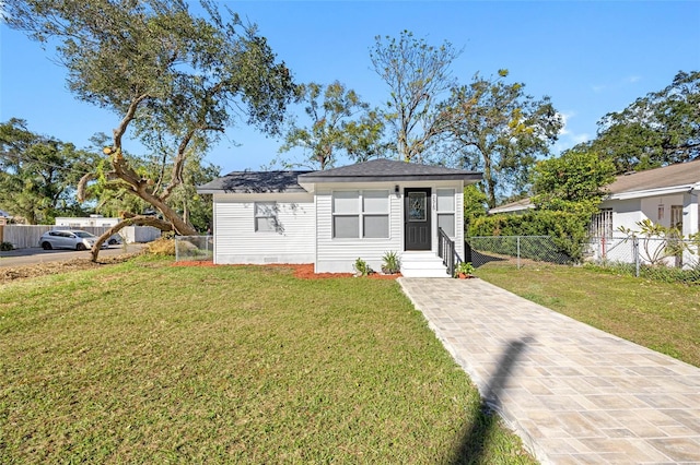 view of front of house with a front lawn