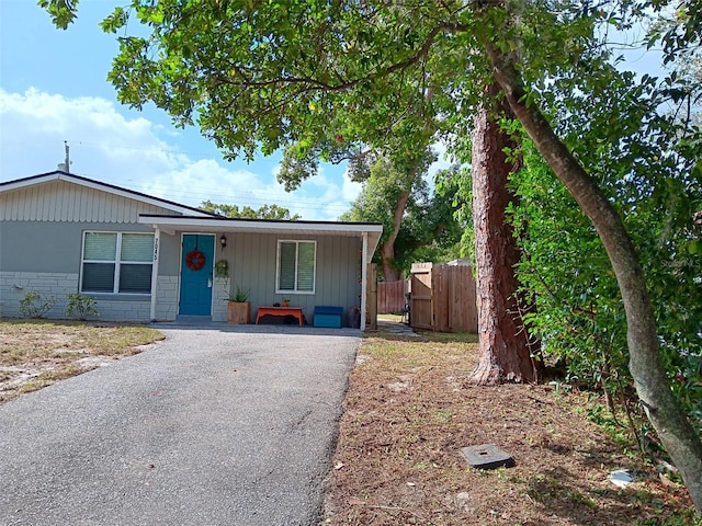 view of front of property