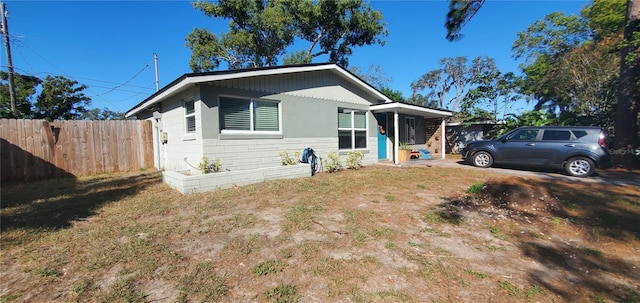 view of front of house with a front yard