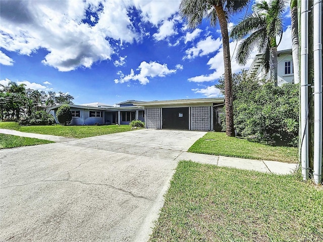 ranch-style home with a front yard