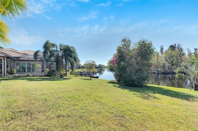 view of yard featuring a water view