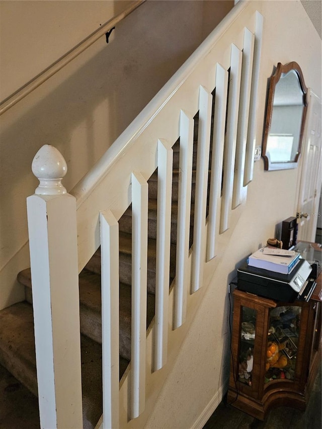 1252 Costa Mesa Dr, Wesley Chapel, FL 33543 - view of staircase