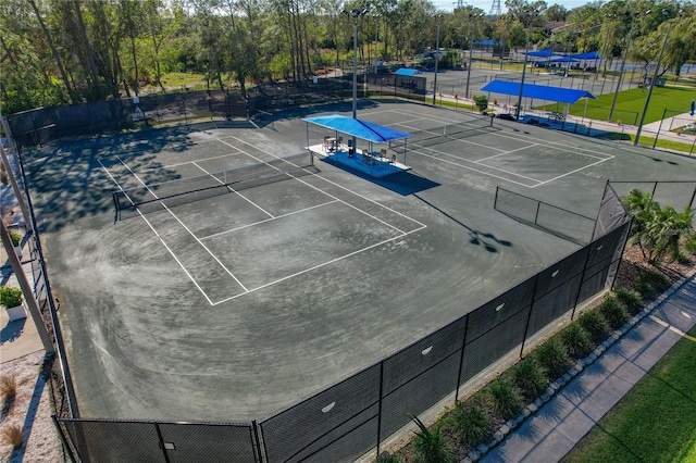 122 E Cypress Ct Unit 22, Oldsmar, FL 34677 - view of sport court featuring fence