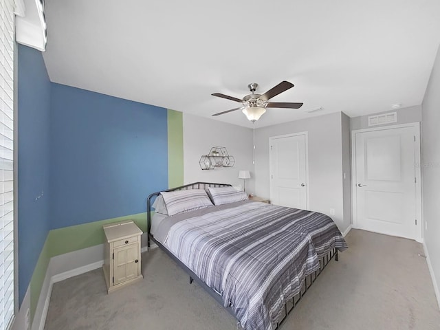 bedroom with ceiling fan