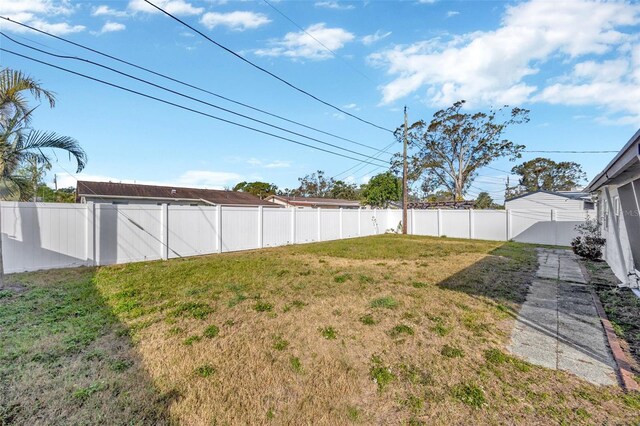 6598 26th St N, Saint Petersburg, FL 33702 - view of yard