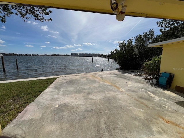 Listing photo 3 for 109 180th Ave E, Redington Shores FL 33708