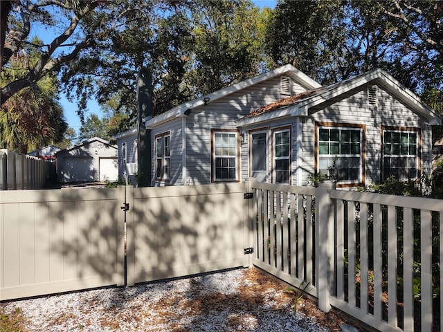 view of front of property