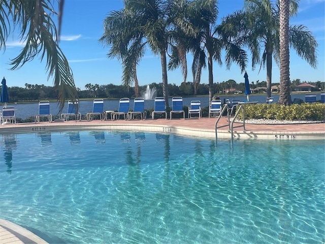 view of swimming pool