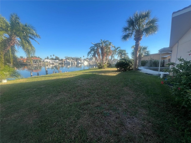 view of yard featuring a water view