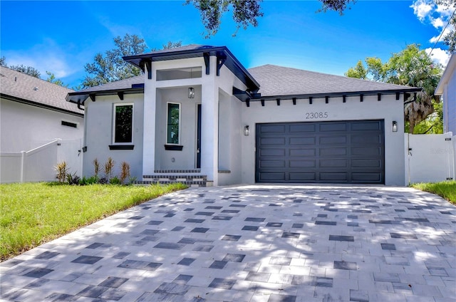 view of front facade featuring a garage