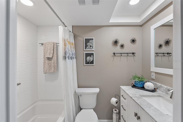 4915 Bay St NE Unit 130, Saint Petersburg, FL 33703 - bathroom featuring vanity and shower / bath combo with shower curtain