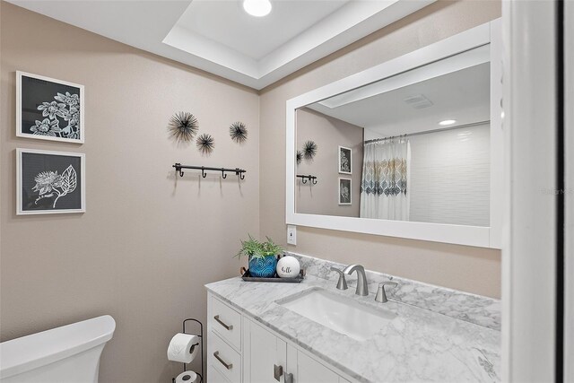 4915 Bay St NE Unit 130, Saint Petersburg, FL 33703 - full bathroom with vanity, a shower with curtain, and recessed lighting