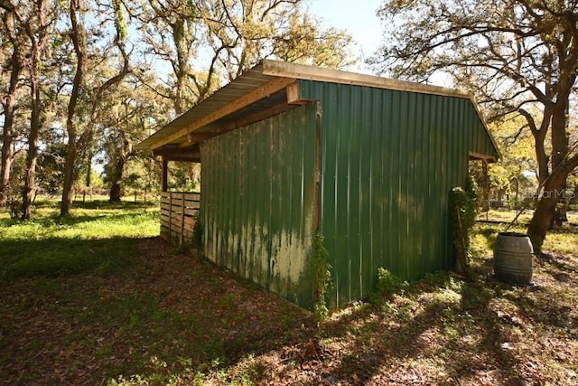 view of outbuilding