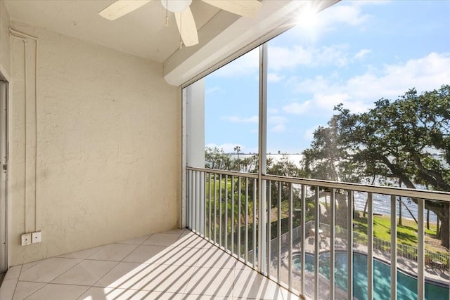 balcony featuring ceiling fan