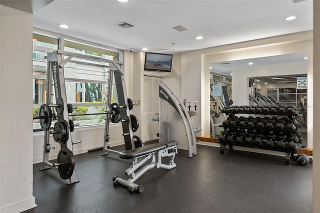 912 Channelside Dr Unit 2320, Tampa, FL 33602 - gym with recessed lighting and baseboards