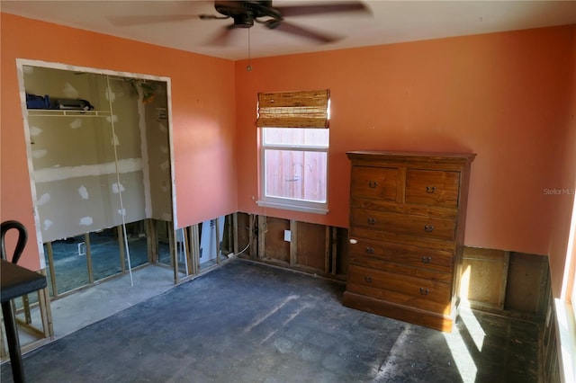 unfurnished room featuring ceiling fan