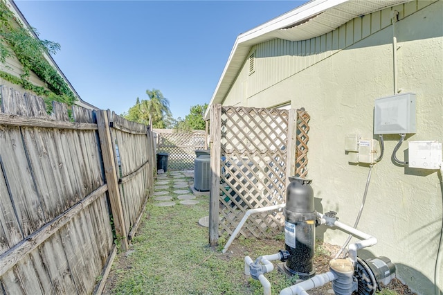 view of yard featuring cooling unit