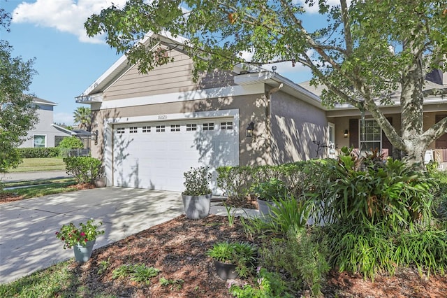 view of front facade featuring a garage