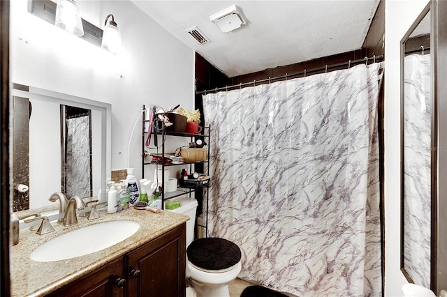 1375 6 Iron Dr, Lakeland, FL 33801 - full bathroom featuring toilet, vanity, and curtained shower