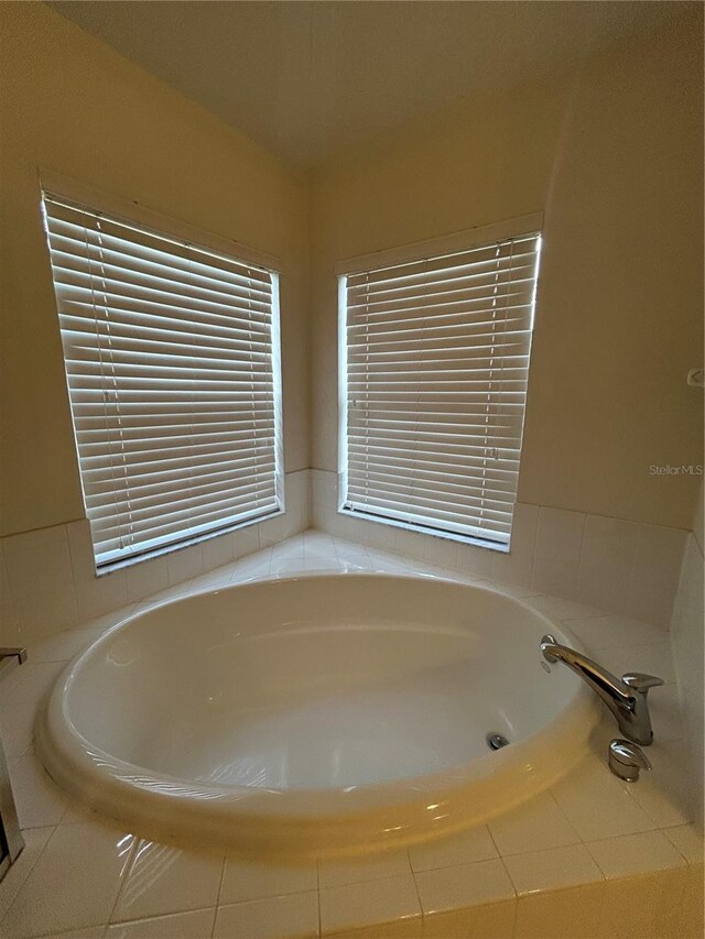 8216 Carriage Pointe Dr, Gibsonton, FL 33534 - photo 12