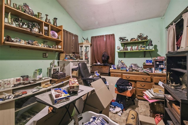 15577 Little Ranch Rd, Spring Hill, FL 34610 - miscellaneous room featuring vaulted ceiling