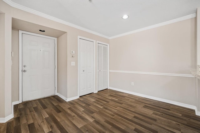 18106 Peregrines Perch Pl Unit 5204, Lutz, FL 33558 - foyer entrance with baseboards, dark wood finished floors, ornamental molding, and recessed lighting