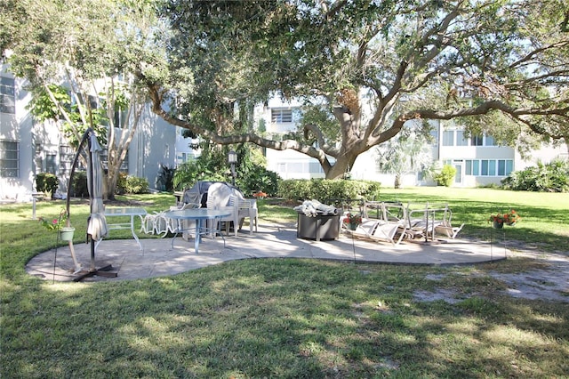 view of yard with a patio