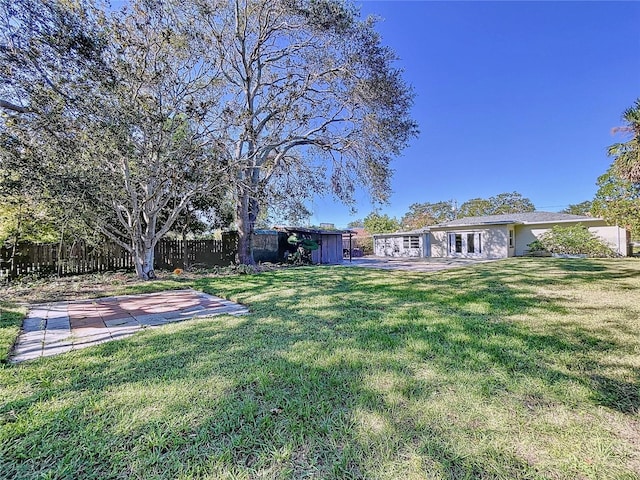 view of yard with a patio area