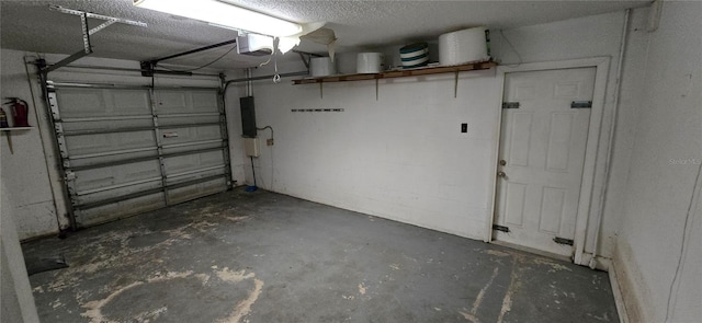 6906 Quail Hollow Blvd, Wesley Chapel, FL 33544 - garage with a garage door opener