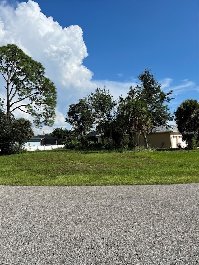 Listing photo 2 for 101 Australian Dr, Rotonda West FL 33947