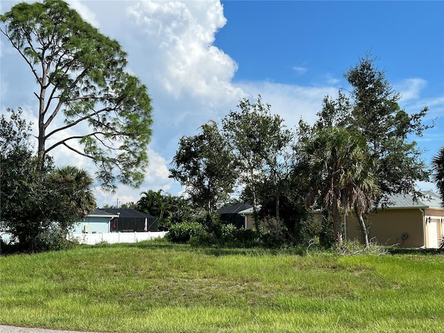 Listing photo 3 for 101 Australian Dr, Rotonda West FL 33947