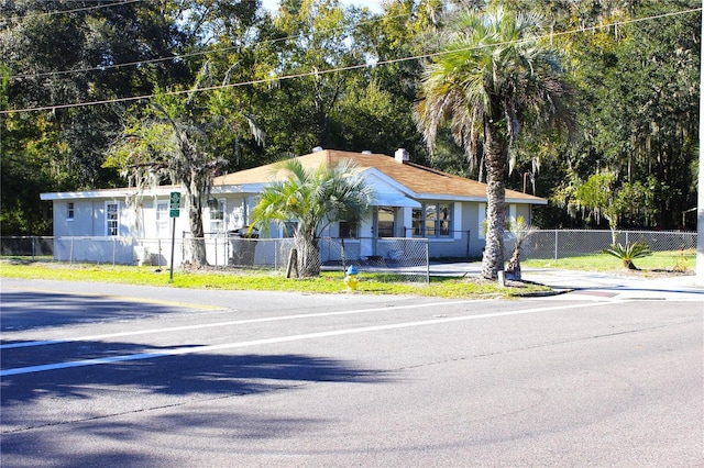 view of front of property