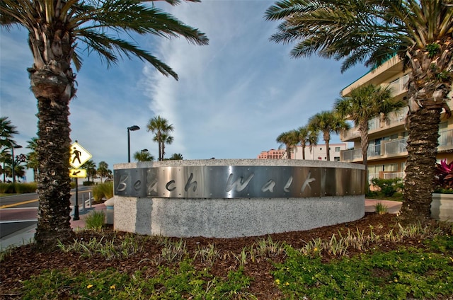 view of community / neighborhood sign