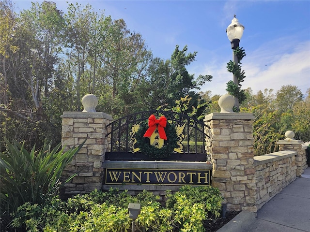 view of community / neighborhood sign