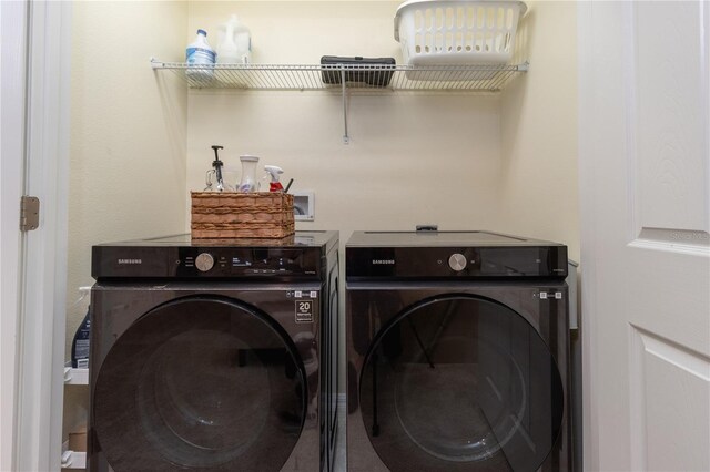 7013 Summer Holly Pl, Riverview, FL 33578 - washroom with independent washer and dryer