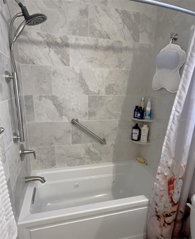 bathroom featuring shower / tub combo