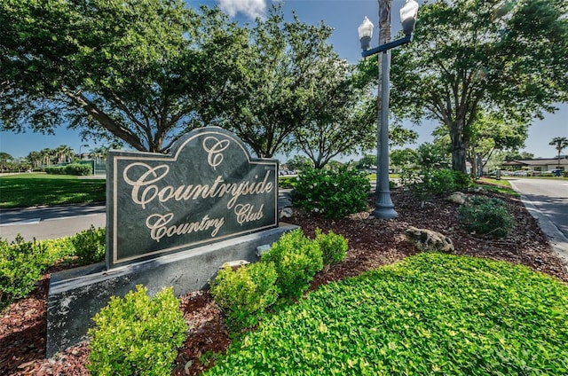 view of community / neighborhood sign