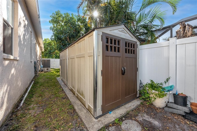 view of outbuilding