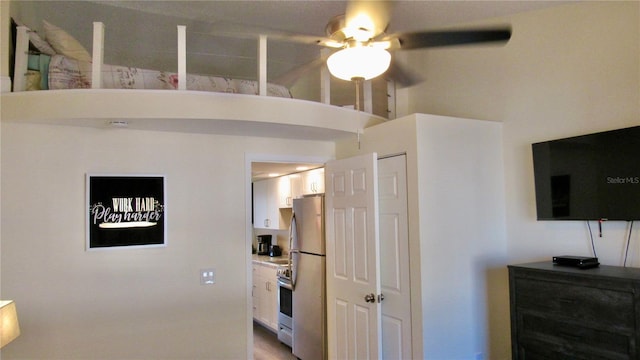 20853 Haulover Cv Unit A8, Lutz, FL 33558 - corridor featuring a high ceiling