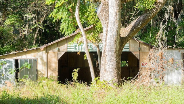 exterior space featuring an outdoor structure