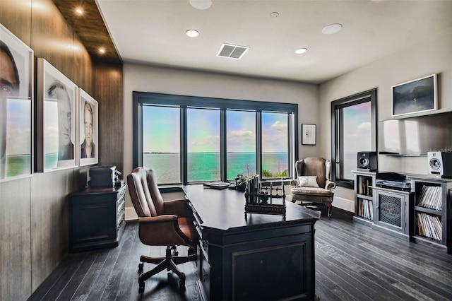 office area with dark hardwood / wood-style floors