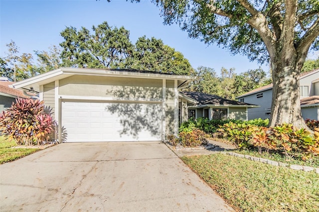 view of front facade featuring a garage